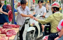 Hà Nội đắt đỏ, người lao động chắt bóp từng đồng vẫn 'thiếu trước, hụt sau'