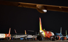 Hàng không tăng bay đêm để hạ nhiệt giá vé
