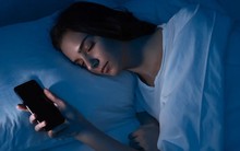 Cảnh báo : Hậu quả khôn lường khi để điện thoại bên giường khi ngủ