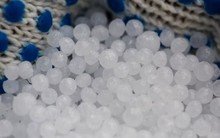 ‘Cai’ dầu, khí đốt chưa xong, châu Âu lại ‘nghiện nặng’ một sản phẩm quan trọng khác từ Nga