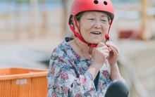 Xót xa "người bà quốc dân": 67 năm đóng phim không nghỉ nuôi 3 con, tuổi 86 vẫn cống hiến để chăm cháu bị bại liệt