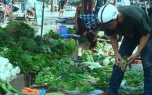 Cầm 200.000 đồng đi chợ, không mua đủ 2 bữa ăn ngon cho gia đình