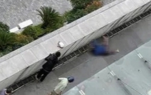 Người phụ nữ tử vong bất thường trên ban công tầng 3 chung cư