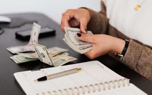 Sếp hỏi: “Tại sao cầm 100k đi mua đồ, hết 65k mà tiền thừa chỉ còn lại 5k?”, ứng viên EQ cao, đáp khéo được nhận vào làm luôn