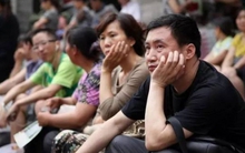 Phụ huynh Hà Nội chia sẻ tiền học hàng tháng của con học lớp 7, nghe con số ai cũng toát mồ hôi: "Bằng lương của tôi rồi"