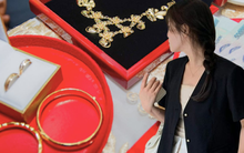 Đám cưới nhận quà là vàng: Cô dâu chú rể thấp thỏm không biết nên mừng hay lo