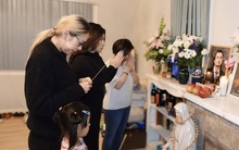 Vợ Đức Tiến òa khóc khi biết giá đất chôn chồng mình là 41 ngàn đô, tiền làm mộ 17 ngàn đô