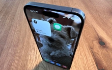 'Muốn không bị 'đâm sau lưng', đừng vội mua iPhone, Samsung Galaxy và các flagship mới ra mắt'