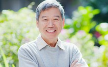 Cụ ông nghèo nhặt nuôi bé gái bị bỏ rơi, 30 năm sau trở thành người sung sướng nhất làng