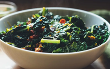 Loại rau được mệnh danh là "nữ hoàng rau xanh" giúp ngăn ngừa ung thư, tốt cho xương khớp và tim mạch