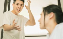 'Lột' sạch tiền chồng - kiểu bạo hành ưa thích của nhiều bà vợ Việt