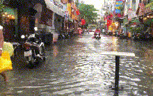 Mưa xối xả ở TP HCM