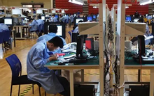 Sếp mới lên, lương giảm từ 70 còn 15 triệu vì lý do khó chấp nhận, tôi từ chức 3 ngày thì nhận món quà lạ