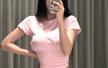 Con gái "lỡ tay" đăng vài bức ảnh, vợ chồng sao nữ nổi tiếng bị chỉ trích: Góp ý đúng hay soi mói thái quá?