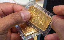 Ngày 4/5: Giá vàng SJC tiếp tục lập đỉnh, vàng nhẫn trơn giảm mạnh xuống dưới 75 triệu đồng/lượng