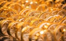 Sức mạnh Trung Quốc: Chi phối toàn bộ thị trường vàng, dân mua vào như thể 'không có ngày mai', cầu tăng cao ngay cả khi giá đang phi mã