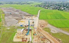 Cao tốc 88km hơn 20.000 tỷ đồng, lớn nhất trong 12 dự án thành phần cao tốc Bắc Nam: 3.200 người miệt mài làm việc cùng 1.100 máy móc và công nghệ cao