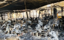 Cận cảnh 40 xe điện du lịch cháy rụi trong Trường CĐ Điện lực Miền Trung