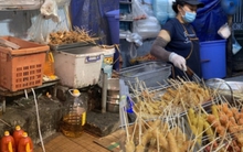 "Xiên bẩn" bủa vây trường học: Nguy cơ ngộ độc rình rập trẻ nhỏ nhưng nhiều phụ huynh vẫn chủ quan