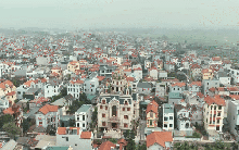 Ở một huyện ngoại thành Hà Nội, bước chân ra đường là thấy lâu đài, biệt phủ