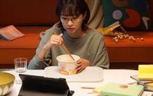 Làm được đồng nào tiêu đồng nấy, khi người thân nằm viện mới biết tiết kiệm quý thế nào