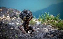 Chưa bao giờ mặt hàng quan trọng này của Trung Quốc đổ bộ vào Việt Nam nhiều đến thế: nhập khẩu tăng hơn 700%, là "cứu tinh" cho nhu cầu điện mùa cao điểm