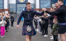 CĐV đi bộ 1.600km để xem EURO 2024