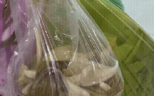 Cầm 400.000 đồng đi chợ ở Bình Dương: Thức ăn đủ cho gia đình 3 người ăn cả tuần, còn thừa cả tiền mang về