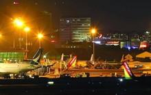 Tăng chuyến bay đêm, giảm giá vé, các hãng bay vẫn than ế vé