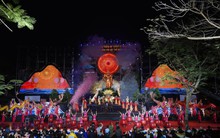 Đạo diễn Trần Trung tiên phong kết hợp công nghệ Cinematic 7D cùng các chất liệu truyền thống trên sân khấu thực cảnh