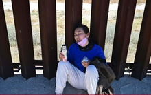 Người di cư đến Mỹ 'héo rũ' vì nắng nóng