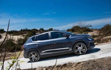 VinFast VF e34 tiếp tục lộ diện tại thị trường ô tô lớn thứ ba thế giới