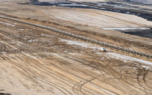 Mỹ khai phá một loại nguyên liệu giá rẻ mới để sản xuất pin xe điện, có khả năng phá vỡ sự độc quyền của Trung Quốc