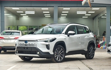 Toyota Corolla Cross bán gấp 71 lần sau khi ra mắt bản mới, Yaris Cross bám đuổi sát nút, dễ lần 2 bán chạy nhất phân khúc