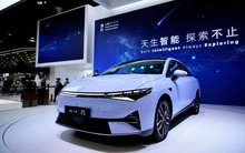 Trung Quốc quyết phủ thị trường bằng ô tô điện: Đổi xe cũ lấy xe mới còn được tặng thêm tiền