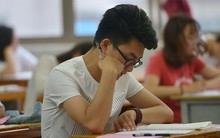 Thấy trang phục mẹ định mặc để đưa mình đi thi, nam sinh nói 1 câu khiến mẹ phổng mũi tự hào: Thi kiểu gì cũng đỗ!