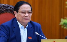 Thủ tướng: Tránh tăng giá điện và giá xăng cùng lúc