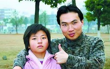 Bố tâm thần, mẹ bỏ nhà đi, nam sinh phải nhặt rác trả học phí: Cuộc sống 19 năm sau quá đỗi mỹ mãn!