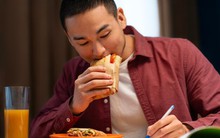 Nam giới tuổi thọ ngắn thường ăn uống nhiều 4 thứ này vào buổi trưa: Nếu bạn không có cái nào thì xin chúc mừng