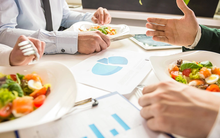 Chuyên gia kinh nghiệm 20 năm chỉ ra những món ăn không nên gọi khi đi cùng sếp hoặc đối tác: Chọn sai món có thể kéo sự nghiệp lao dốc!