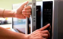 Nên quay thức ăn bao lâu bao lâu trong lò vi sóng? Thì ra bấy lâu rất nhiều người hiểu sai