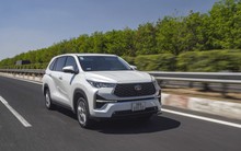 Khách hàng 'ngóng' giảm phí trước bạ, doanh số xe Toyota nhập khẩu nhiều hơn xe lắp ráp