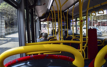 Tôi 68 tuổi, sau khi trải qua 2 hình thức là thuê giúp việc chăm sóc và vào viện dưỡng lão, tôi mới hiểu ra nơi nào là tốt nhất trong những năm cuối đời