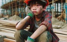 Cậu bé nướng cả tháng lương của bố vào game, bố dắt ra công trường bắt kiếm lại