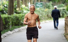 Sức khỏe giai đoạn 55-65 tuổi quyết định tuổi thọ: dù nam hay nữ cũng phải bỏ 5 thói xấu hại thân, cần có 5 "kiểm soát" để trường thọ