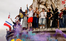 Sinh mệnh chính trị của Tổng thống Pháp Macron bị đe doạ