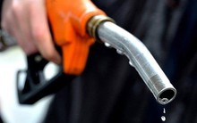 Giá xăng tăng trở lại, RON 95 sát mốc 22.000 đồng/lít