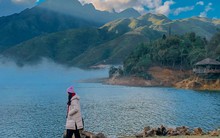 Hồ nước cao nhất Việt Nam: Cảnh đẹp như châu Âu, đường đến chỉ 12km khó ngang 'lên trời'