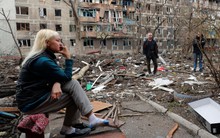 Chi 100 triệu đồng du lịch chiến trường Ukraine, muốn “trải nghiệm cuộc sống bên bờ vực nguy hiểm”