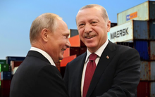 Mỹ ra 'tối hậu thư' với đồng minh NATO: Hạn chế xuất khẩu quân sự sang Nga hoặc đối mặt hậu quả